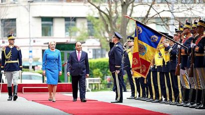 TTSK – Thủ tướng Romania chủ trì lễ đón Thủ tướng Nguyễn Xuân Phúc